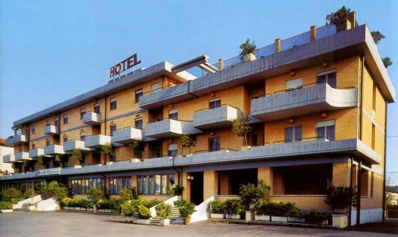 Morrovalle Hotel San Crispino מראה חיצוני תמונה