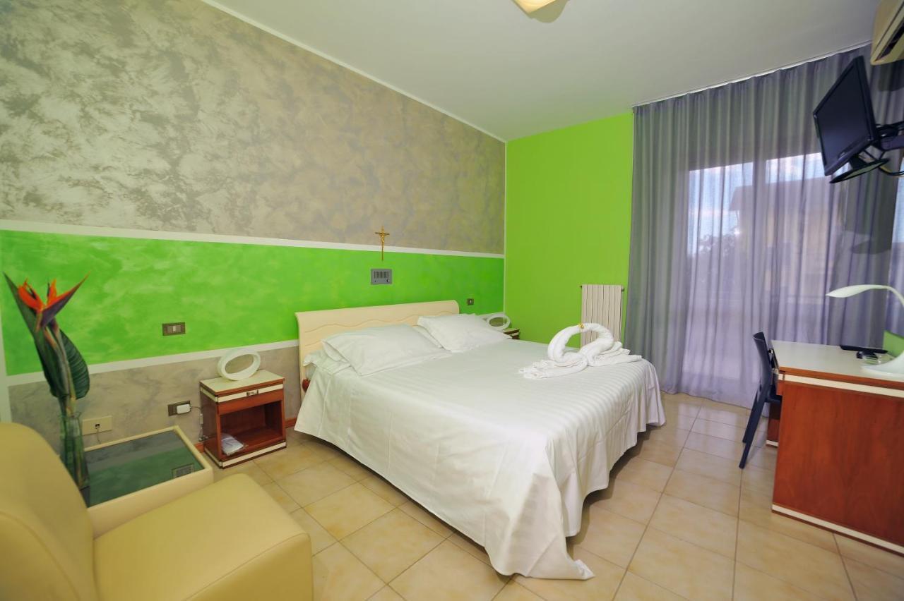 Morrovalle Hotel San Crispino מראה חיצוני תמונה