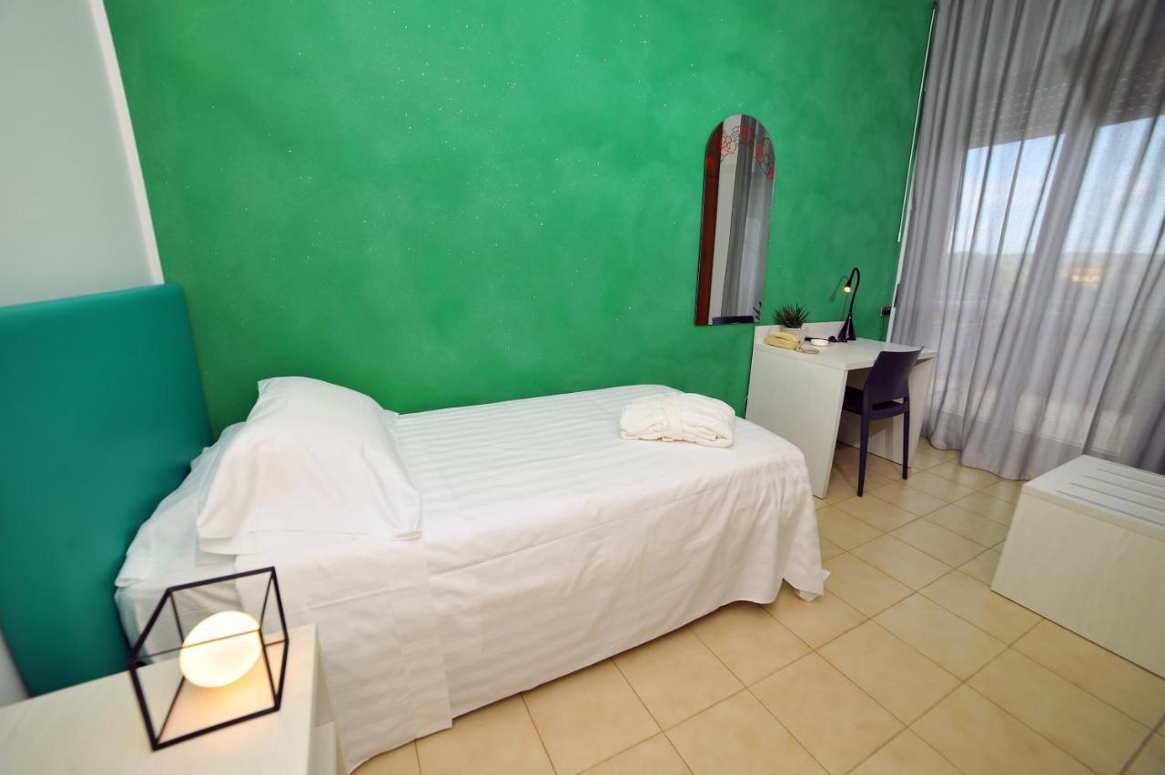 Morrovalle Hotel San Crispino מראה חיצוני תמונה