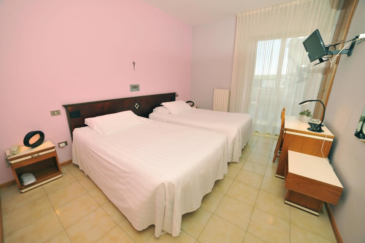 Morrovalle Hotel San Crispino מראה חיצוני תמונה