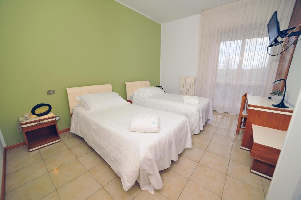 Morrovalle Hotel San Crispino מראה חיצוני תמונה