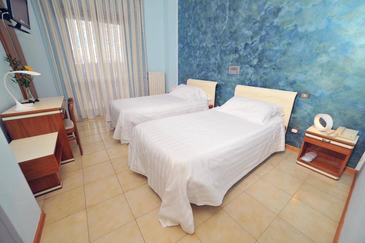 Morrovalle Hotel San Crispino מראה חיצוני תמונה