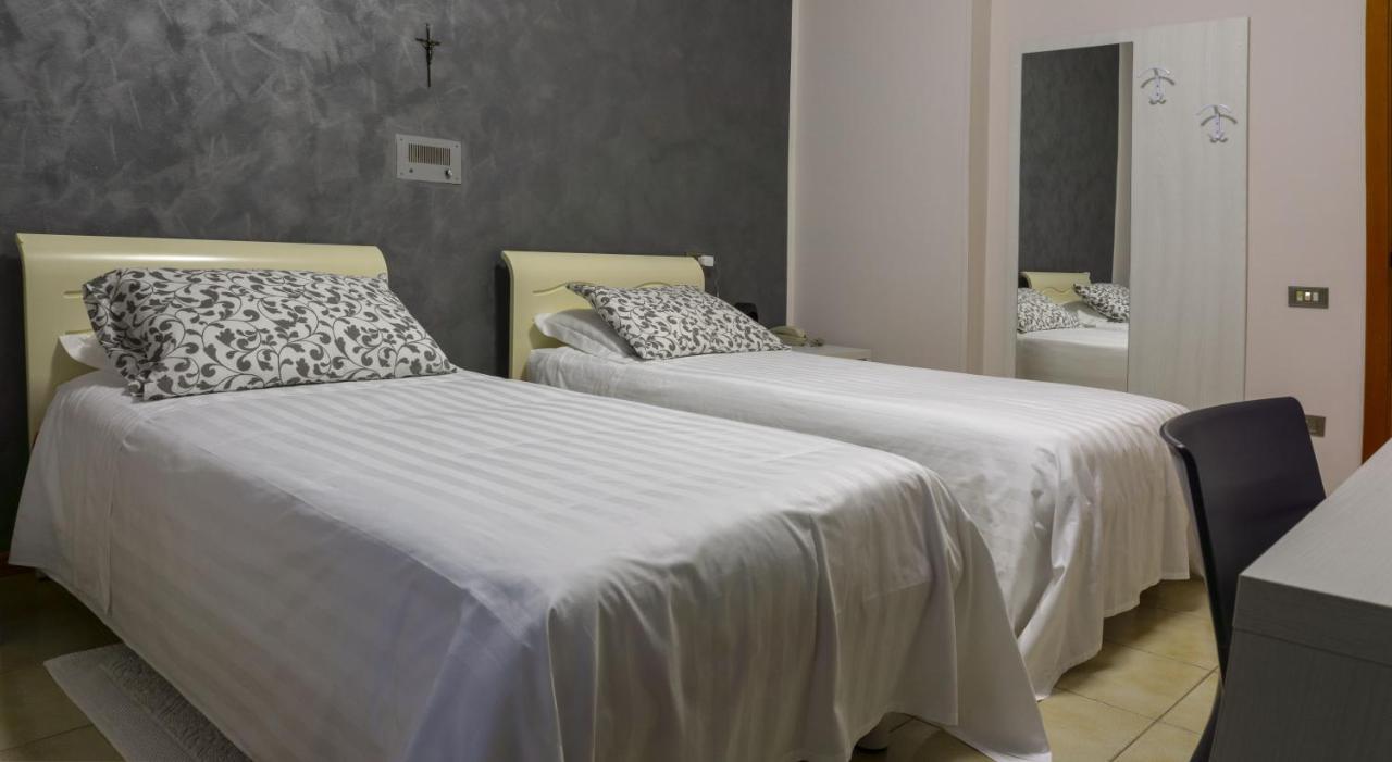 Morrovalle Hotel San Crispino מראה חיצוני תמונה
